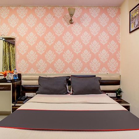 Collection O Golden Tulipz Boutique Hotel Bombaim Exterior foto