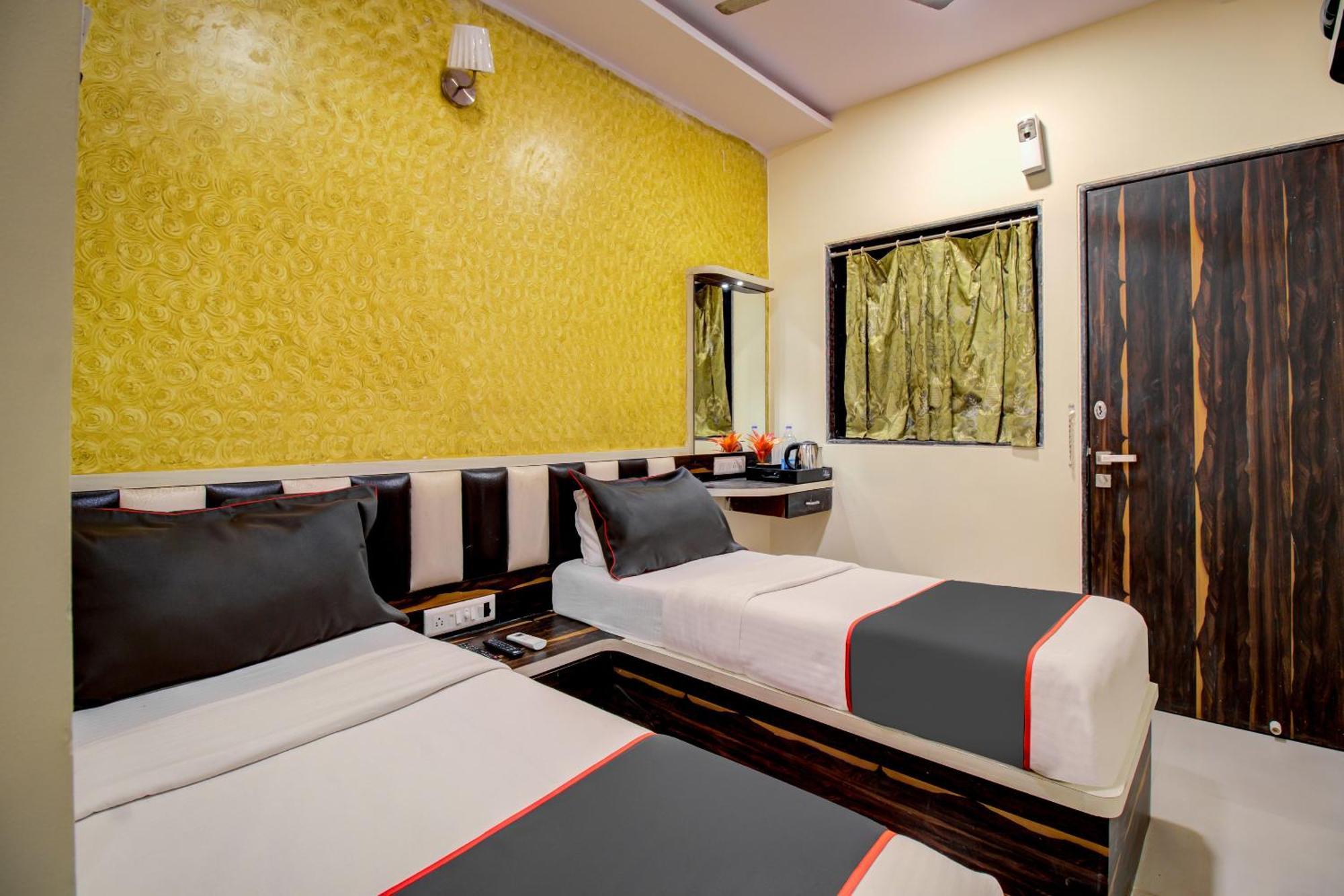 Collection O Golden Tulipz Boutique Hotel Bombaim Exterior foto
